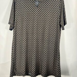 Women's Black and Cream Geometric Short Sleeve Top